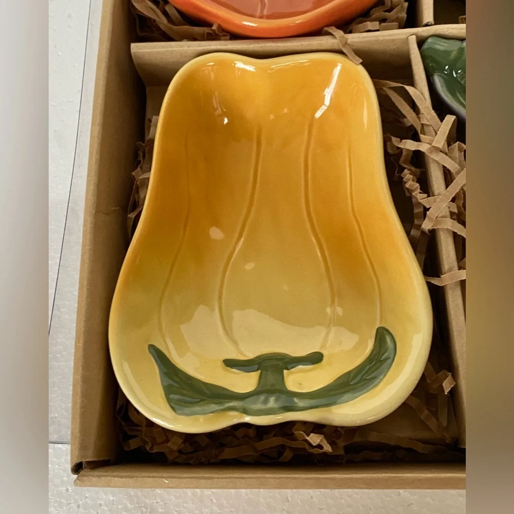 Williams Sonoma Jardin Potager Set Of 4 Hand Painted Vegetable Dipping Bowls